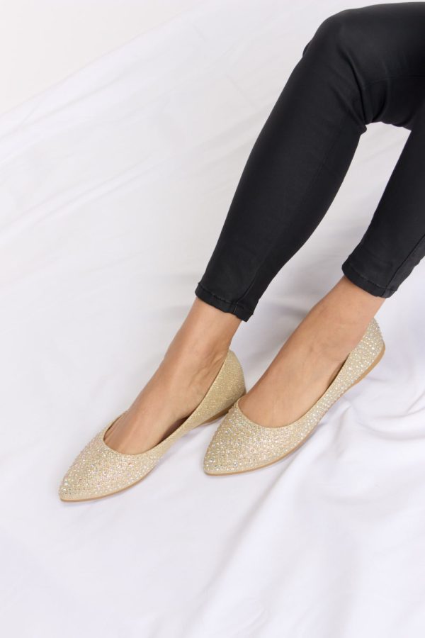 Forever Link Rhinestone Point Toe Flat Slip-Ons Fashion